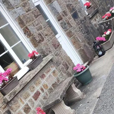 3 Yoga In - 1 Bedroom Sleeps 4 Holiday home *