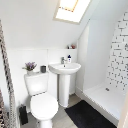 בית נופש 3 Yoga In - 1 Bedroom Sleeps 4 *