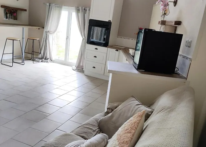 3 Yoga In - 1 Bedroom Sleeps 4 בית נופש Soucé